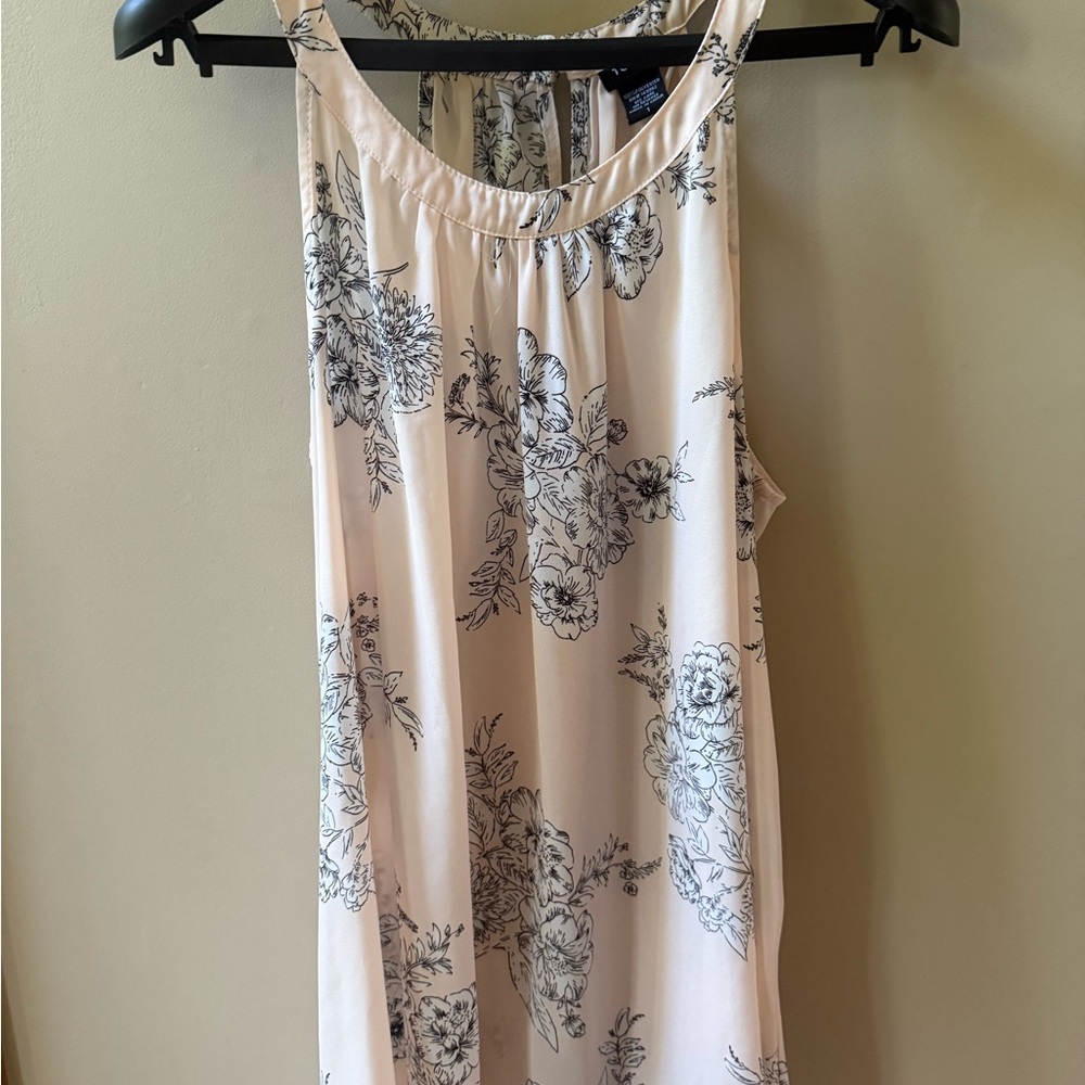 Torrid size 1 Floral Sleeveless Polyester Blouse